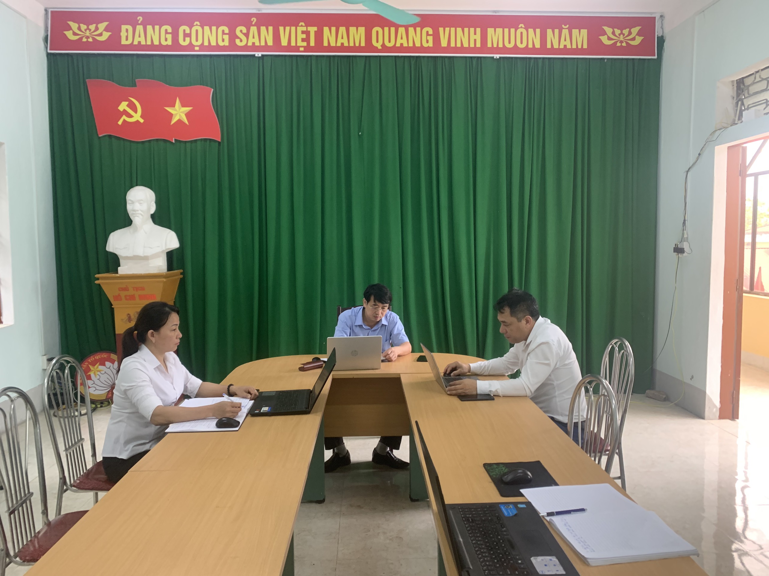 Đảng ủy xã tổ chức hội ý Thường trực tuần 14.2024